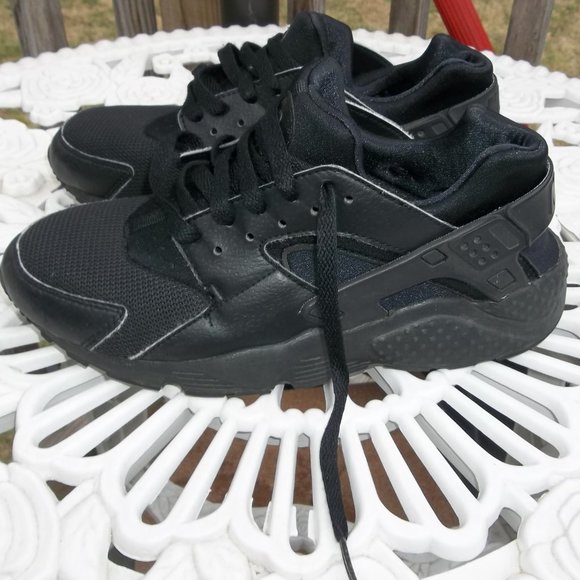 Nike Air Huarache Shoes Size 7Y Worn 4 times Great Clean Like New Condition - Picture 2 of 10